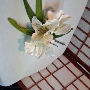 Elegant White Floral Arrangement